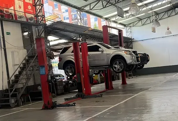 Taller mecánico Autosservice Premium en Bogotá - Instalaciones, equipos y servicio especializado - Foto 3