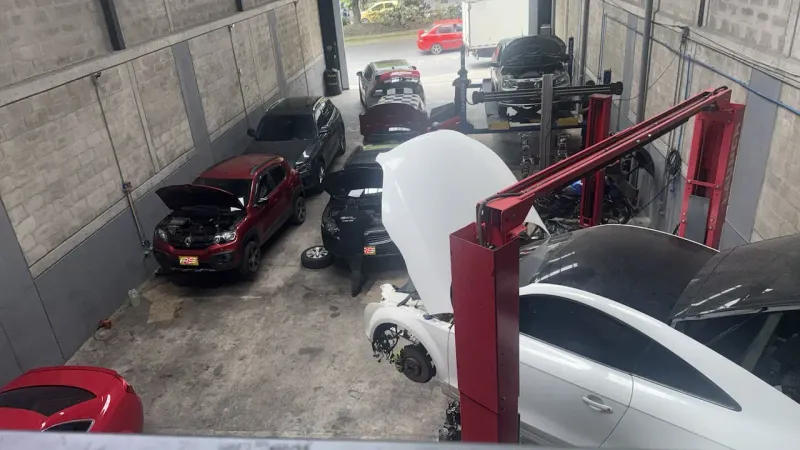 Taller mecánico Autosservice Premium en Medellín - Laureles - Instalaciones, equipos y servicio especializado - Foto 9