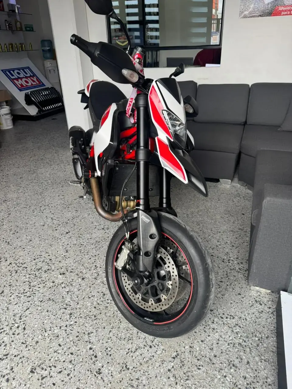 Ducati Hypermotard SP Special 821 - Vista 14
