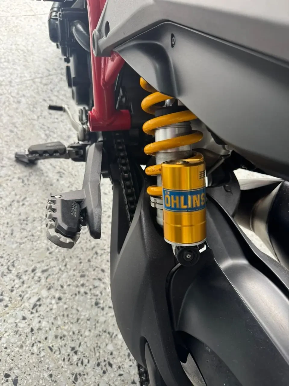 Ducati Hypermotard SP Special 821 - Vista 8